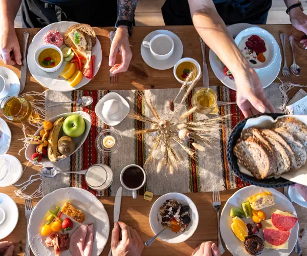 Frokostbuffet i restauranten på Filefjellstuene