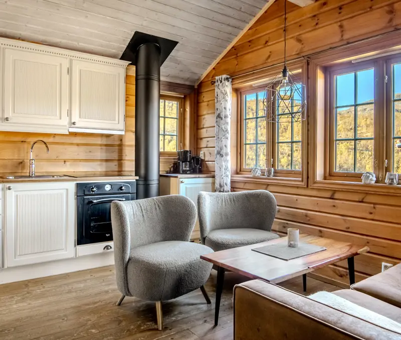 Åpen stue- og kjøkkenløsning i leilighetene på Filefjellstuene