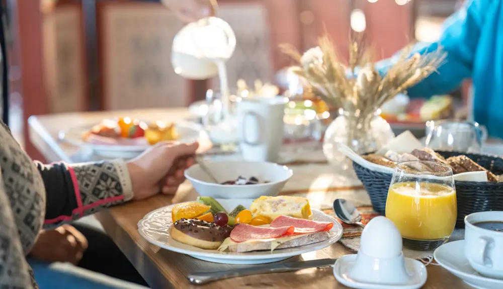 Frokostbuffet i restauranten på Filefjellstuene