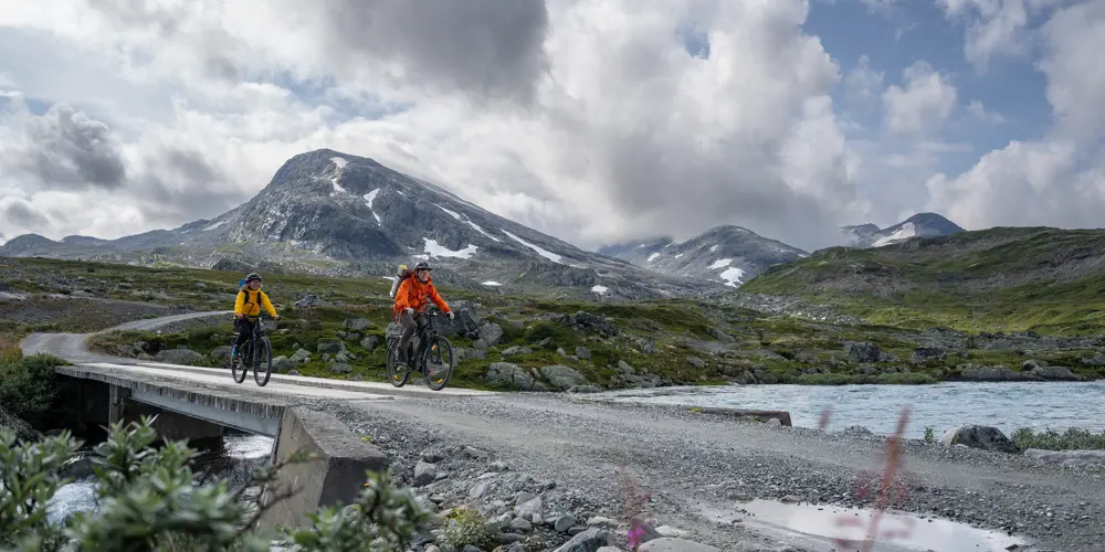 Sykling på Koldedalsvegen ved Jotunheimen
