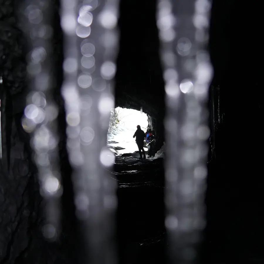 Icicle and tunnel adventure in Owemigen. 
