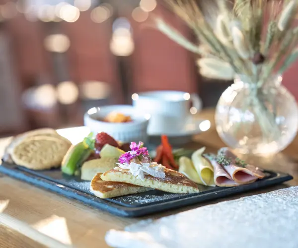 Frokostbuffet i restauranten på Filefjellstuene