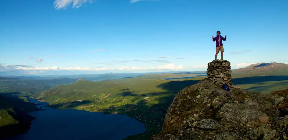 Turgåer på toppen av Uksestigen i Vang