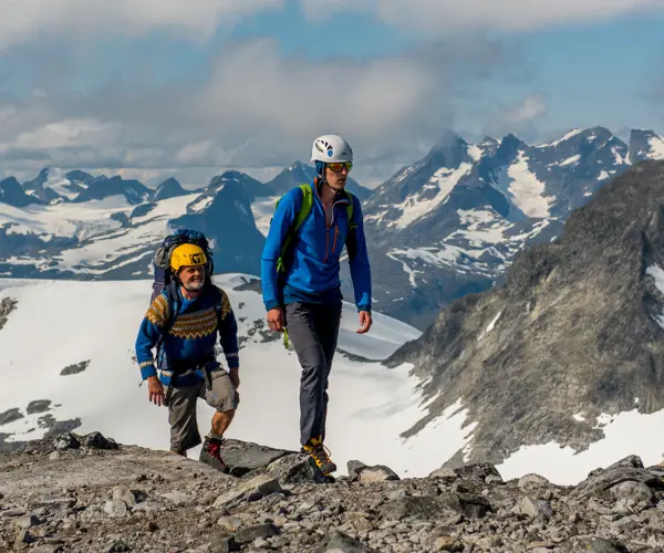 Summit hike with guide – participants heading towards Falketind with Tyin Aktiv