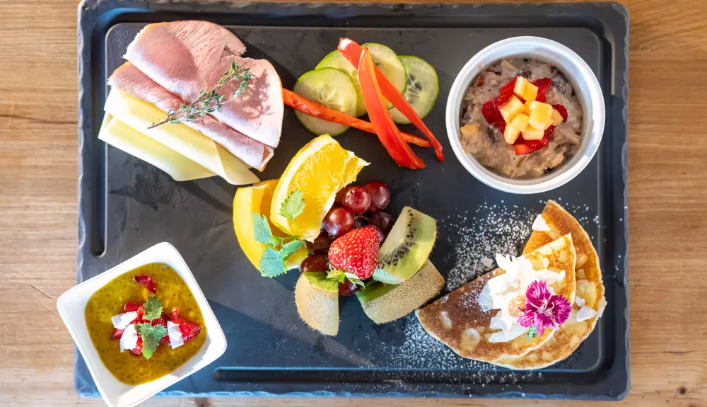 Frokostbuffet i restauranten på Filefjellstuene
