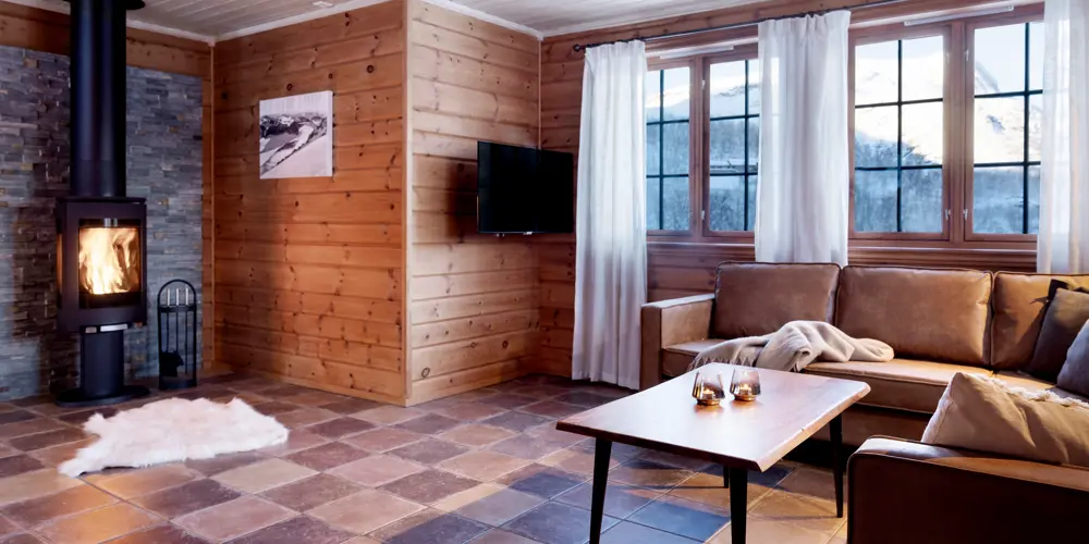 Innredning av stue i leilighet på Filefjellstuene